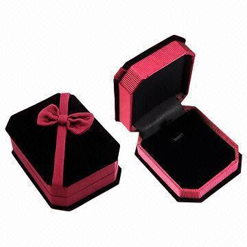 專注品質與定制 廣州德藝紙制品供應多規格珠寶首飾紙盒